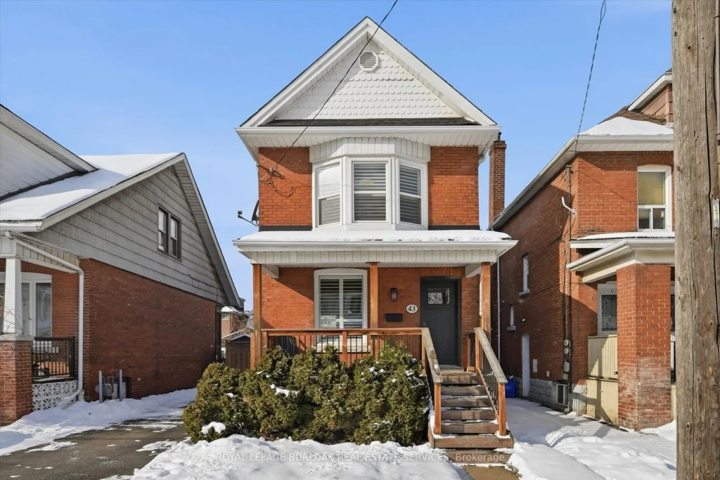 3-bedroom detached home for sale in Hamilton — 43 Belview Avenue (Photo 1)