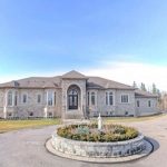 4-bedroom detached home for sale in York — 43 Ogden Crescent (Photo 4)