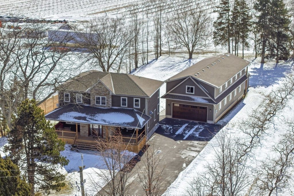 4-bedroom detached home for sale in Niagara — 43 Scott Street (Photo 1)