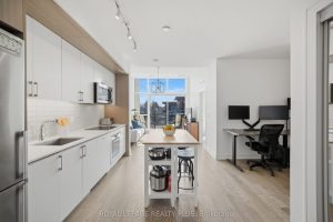 1-bedroom condo apartment for sale in Peel — 440 - 1575 Lakeshore Road W