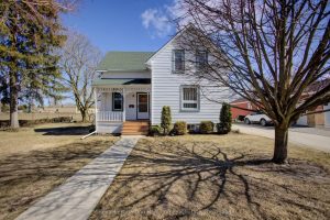 3-bedroom detached home for sale in Perth — 440 Reserve Avenue S