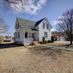 3-bedroom detached home for sale in Perth — 440 Reserve Avenue S (Photo 2)