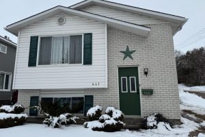 2-bedroom detached home for sale in Renfrew — 441 Mackay Street