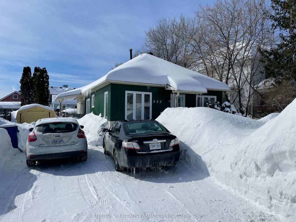 2-bedroom detached home for sale in Timiskaming — 444 Blackwall Street (Photo 1)