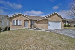 3-bedroom detached home for sale in Huron — 444 Grandview Road