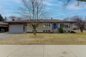 3-bedroom detached home for sale in Waterloo — 449 Greenfield Avenue