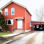 3-bedroom detached home for sale in Niagara — 4593 Park Street (Photo 2)