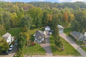 2-bedroom detached home for sale in Halton — 45 Confederation Street