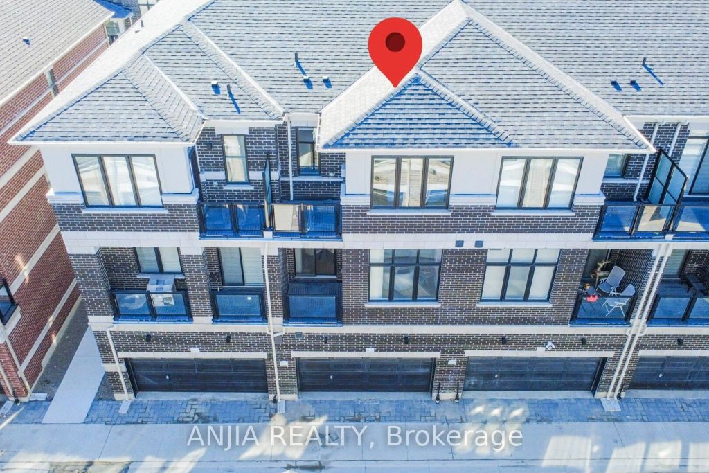 4-bedroom att/row/townhouse for sale in York — 45 Kahshe Lane W (Photo 1)