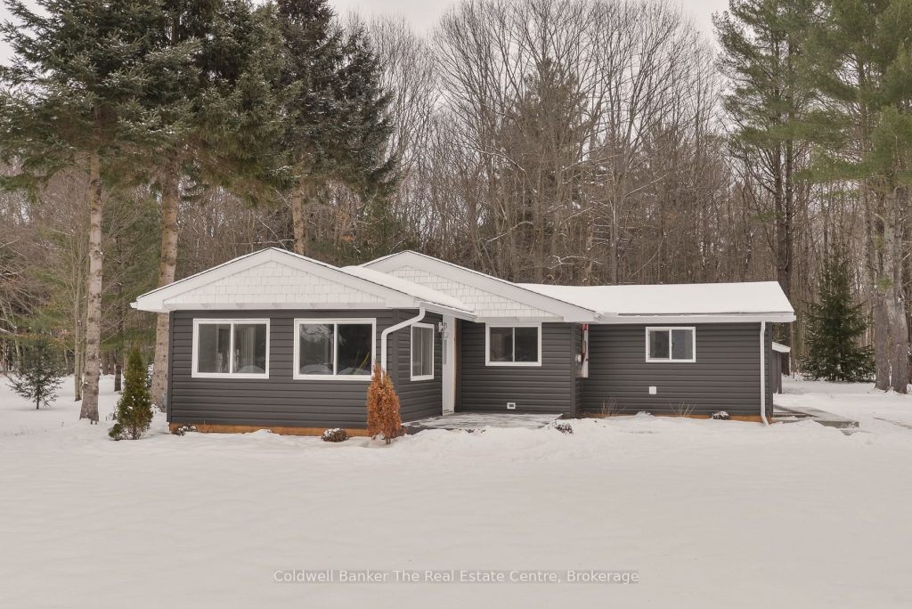 3-bedroom detached home for rent in Gravenhurst — 460 Wellington Street (Photo 1)