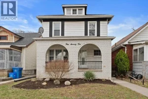 6-bedroom home for sale in Windsor — 475 Mckay Avenue