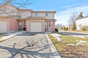 3-bedroom condo townhouse for sale in Hamilton — 47 - 1675 Upper Gage Avenue