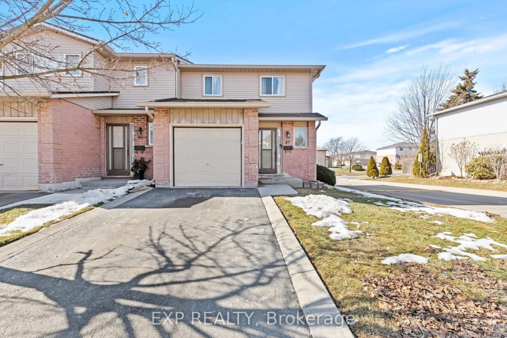 3-bedroom condo townhouse for sale in Hamilton — 47 - 1675 Upper Gage Avenue (Photo 1)