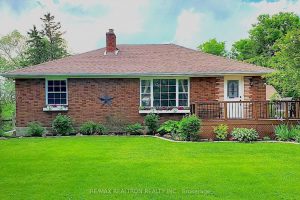 2-bedroom detached home for sale in York — 4881 Mount Albert Road