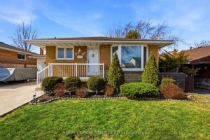 3-bedroom detached home for sale in Hamilton — 48 Champlain Avenue