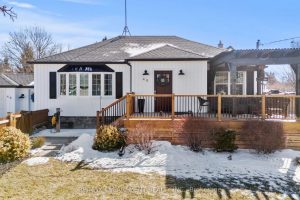 2-bedroom detached home for sale in Niagara — 48 Windsor Road