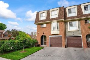 3-bedroom condo townhouse for rent in Toronto — 49 - 40 Dundalk Drive