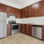 3-bedroom home for rent in Hamilton — 49 Gibson Avenue (Photo 2)