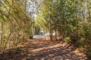 2-bedroom detached home for sale in Nipissing — 49 Thompson Avenue