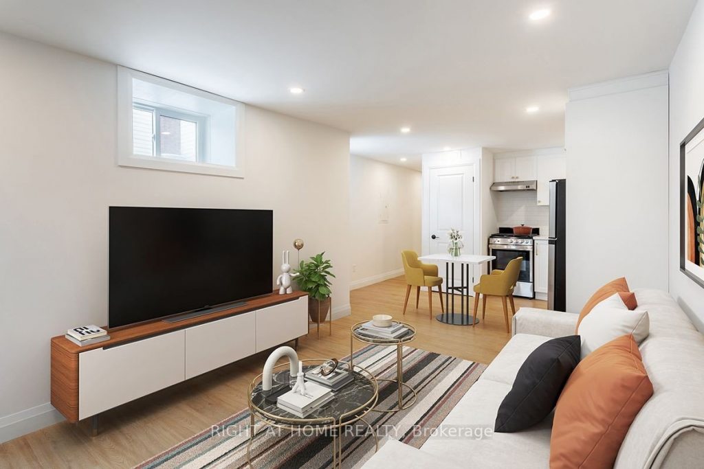 2-bedroom multiplex home for rent in Hamilton — 4 - 113 Catharine Street N (Photo 1)
