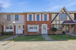 3-bedroom condo townhouse for sale in Halton — 4 - 2252 Upper Middle Road