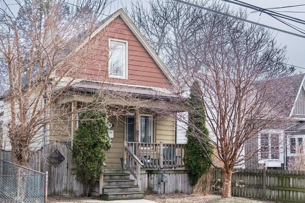 2-bedroom home for rent in Hamilton — 500 Ferguson Avenue N (Photo 1)