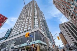 1-bedroom condo apartment for rent in Toronto — 501 - 155 Yorkville Avenue