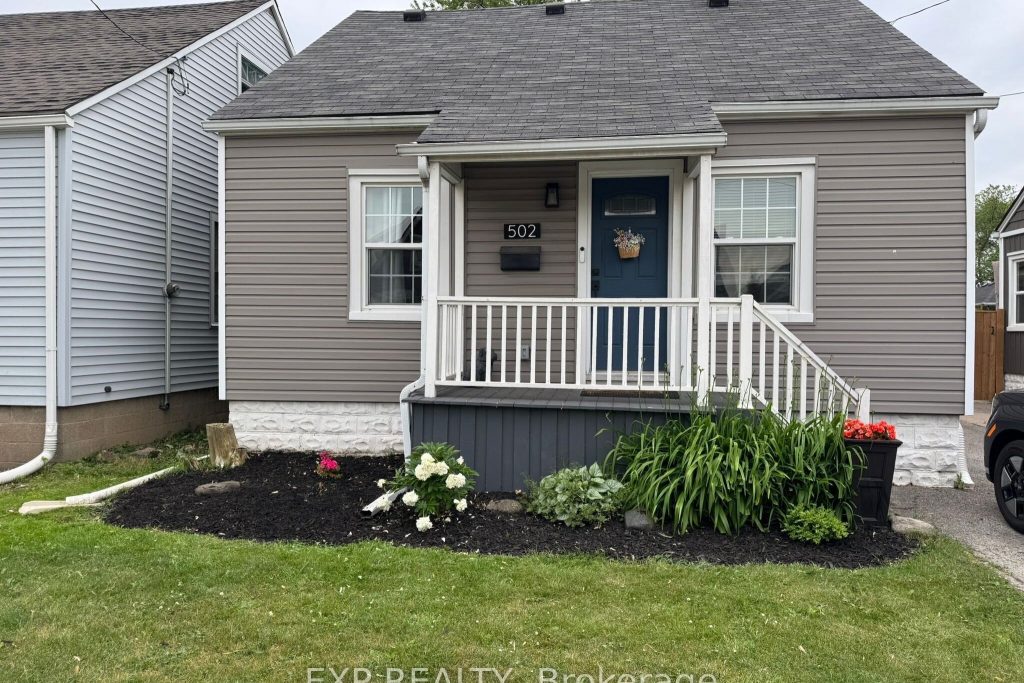 4-bedroom detached home for sale in Hamilton — 502 Britannia Avenue (Photo 1)