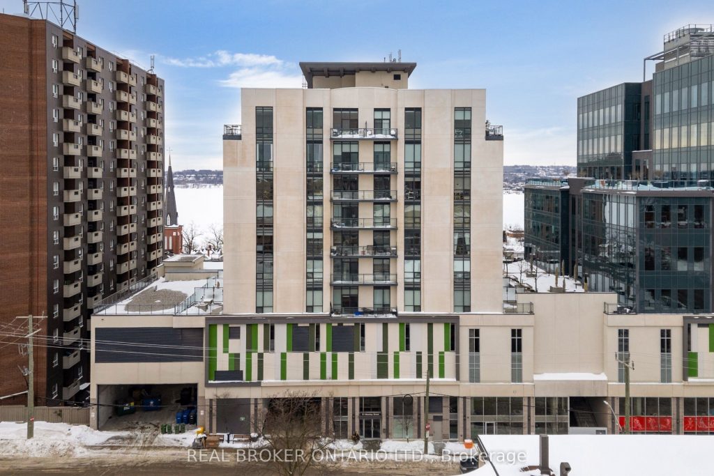 2-bedroom condo apartment for sale in Barrie — #503 - 111 Worsley Street (Photo 1)