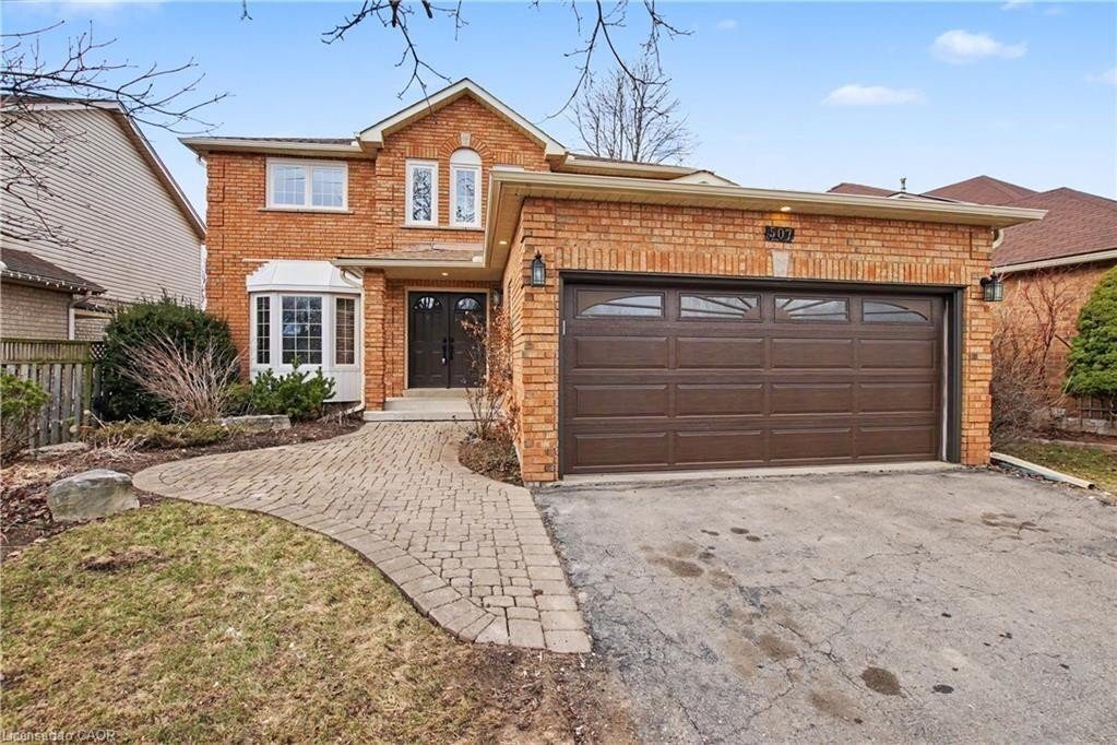 3-bedroom home for sale in Waterloo — 507 Grand Ridge Drive (Photo 1)