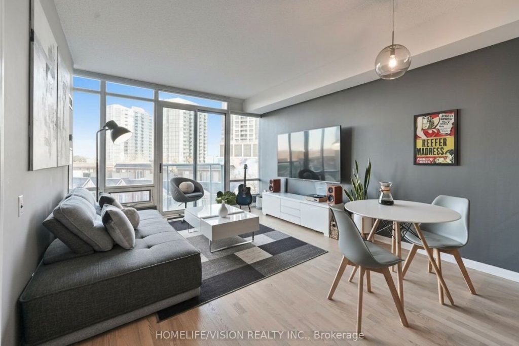 1-bedroom condo apartment for sale in Toronto — 508 - 15 Windermere Avenue (Photo 1)