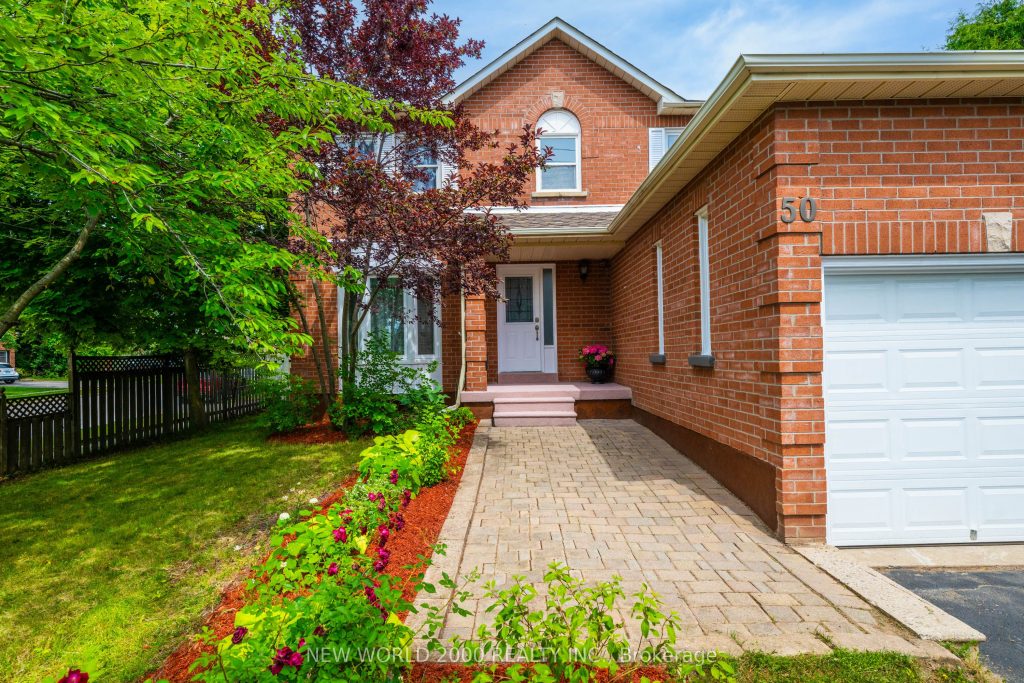 4-bedroom detached home for sale in Simcoe — 50 Livingstone Street W (Photo 1)