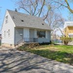 5-bedroom home for sale in Windsor — 516 Dougall Avenue (Photo 4)