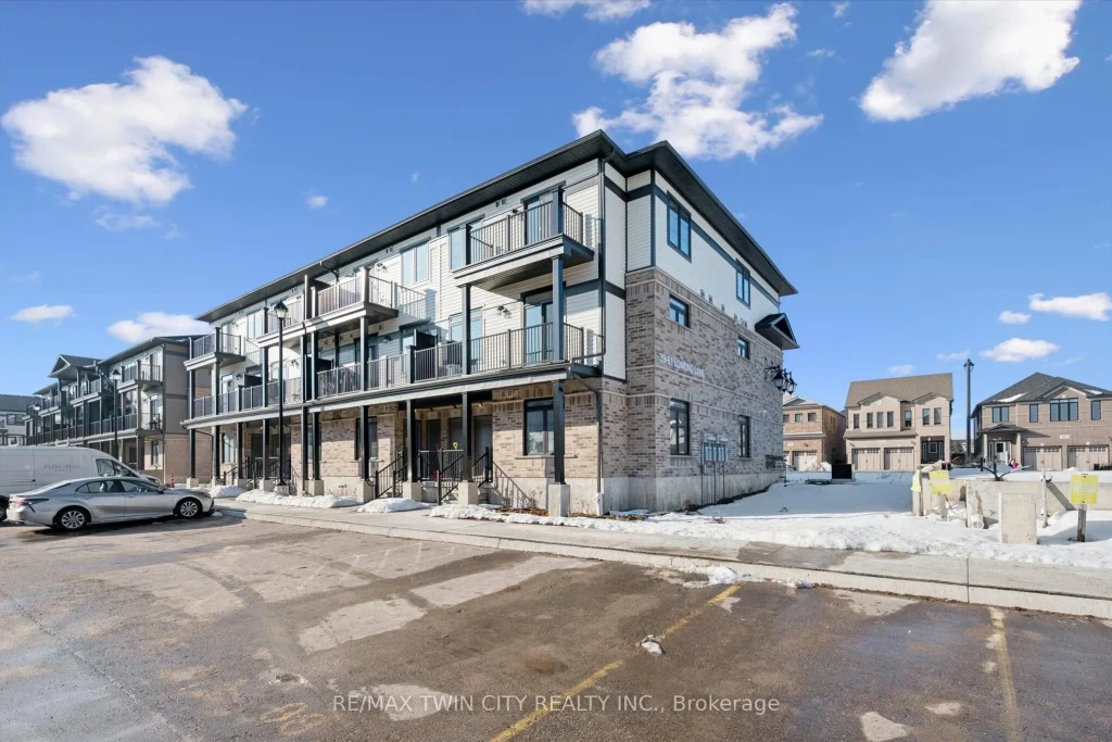 2-bedroom condo townhouse for sale in Waterloo — 51 Lomond Lane (Photo 1)