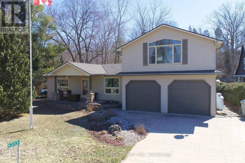 3-bedroom home for sale in Lambton Shores — 5333 Broadview Avenue (Photo 1)