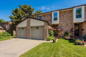 3-bedroom condo townhouse for sale in Halton — 53 - 660 Oxford Road