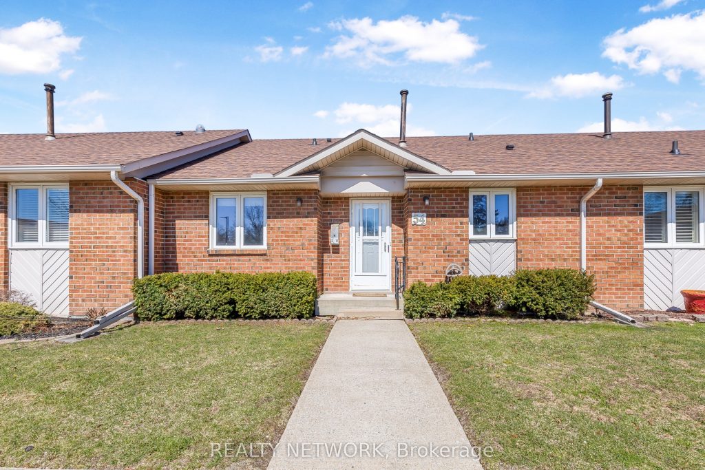 2-bedroom condo townhouse for sale in Niagara — 54 - 122 Bunting Road (Photo 1)