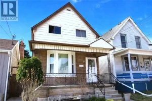 3-bedroom detached home for sale in Hamilton — 54 Edinburgh Avenue