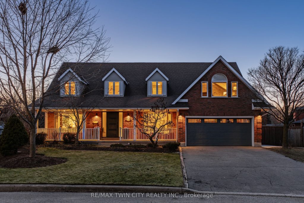 6-bedroom detached home for sale in Waterloo — 553 Sandbrooke Court (Photo 1)