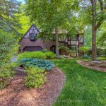 6-bedroom detached home for sale in Waterloo — 553 Sandbrooke Court (Photo 3)