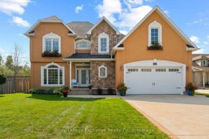 3-bedroom detached home for sale in Bruce — 556 Hunter Street