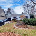 1-bedroom detached home for rent in Hamilton — 562 Beach Boulevard (Photo 3)