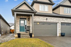 3-bedroom semi-detached home for sale in Elgin — 56 Compress Trail
