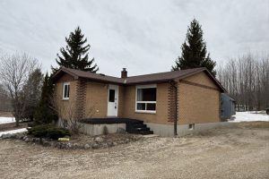2-bedroom detached home for sale in Grey County — 573433 Boot Jack Ranch Road