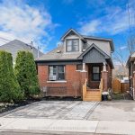 3-bedroom detached home for sale in Hamilton — 57 New Street (Photo 4)