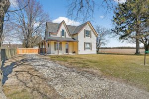 3-bedroom detached home for sale in Norfolk — 591 Lakeshore Road