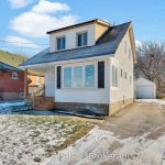 3-bedroom detached home for sale in Niagara — 5932 Carlton Avenue (Photo 1)