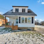 3-bedroom detached home for sale in Niagara — 5932 Carlton Avenue (Photo 2)
