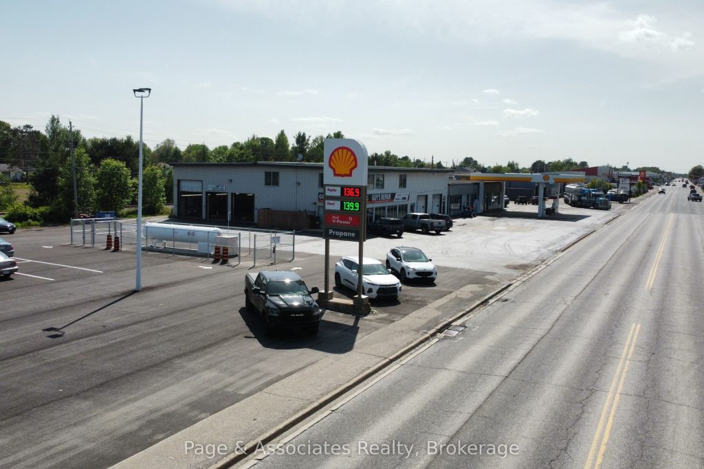 Studio commercial retail home for rent in West Nipissing — 5 - 162 Front Street (Photo 1)