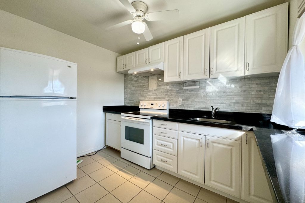 1-bedroom multiplex home for rent in Toronto — 5 - 2696 Lake Shore Boulevard W (Photo 1)